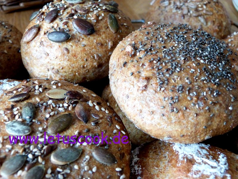 let us cook » Chia – Walnuss Vollkornbrötchen